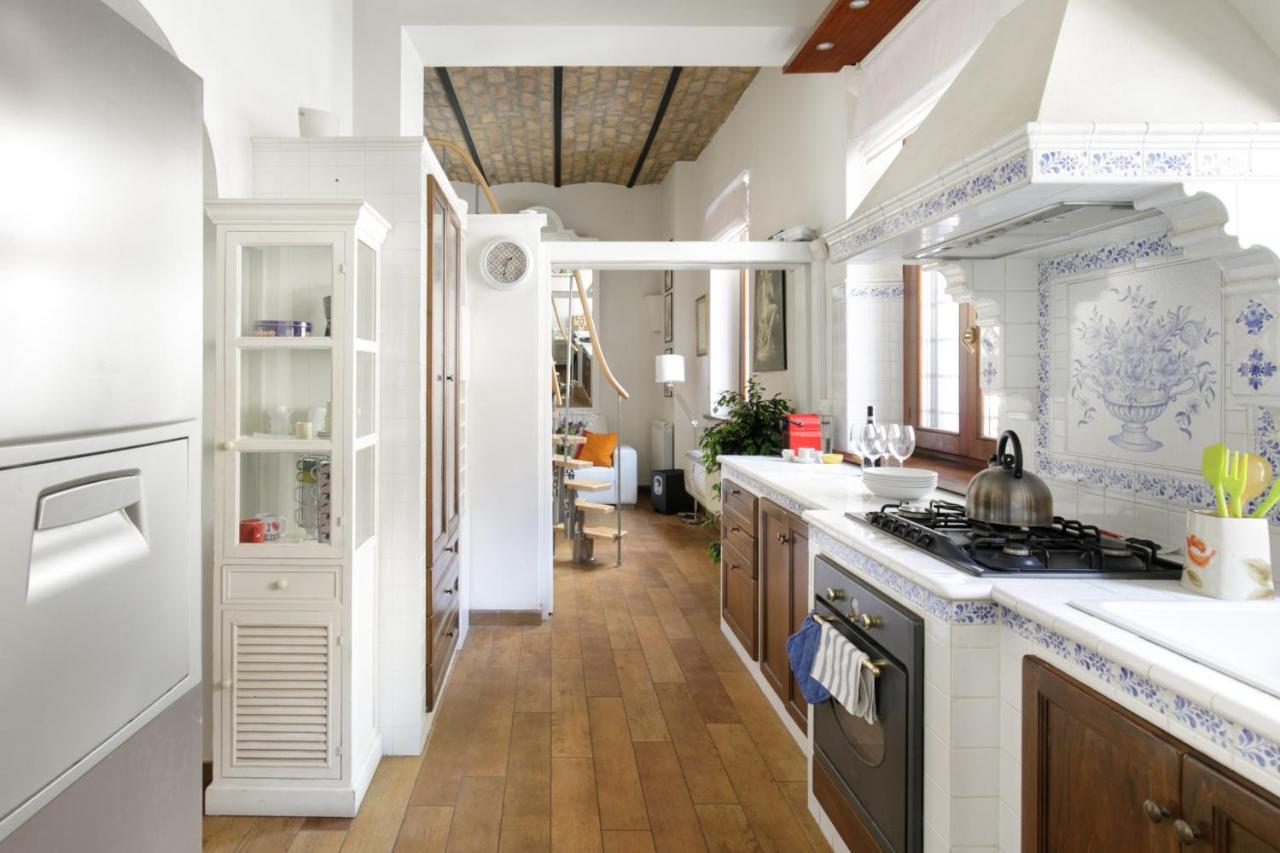 Leopardo 28 - Loft In Trastevere โรม ภายนอก รูปภาพ